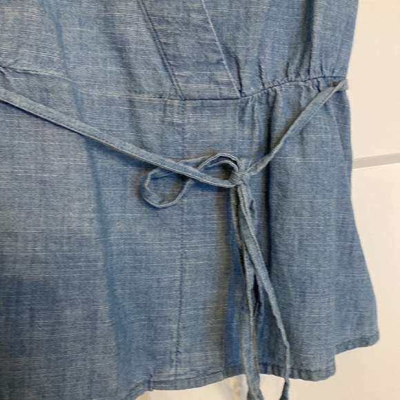 J.Crew size 2 short sleeve denim shirt - Picture 3 of 8